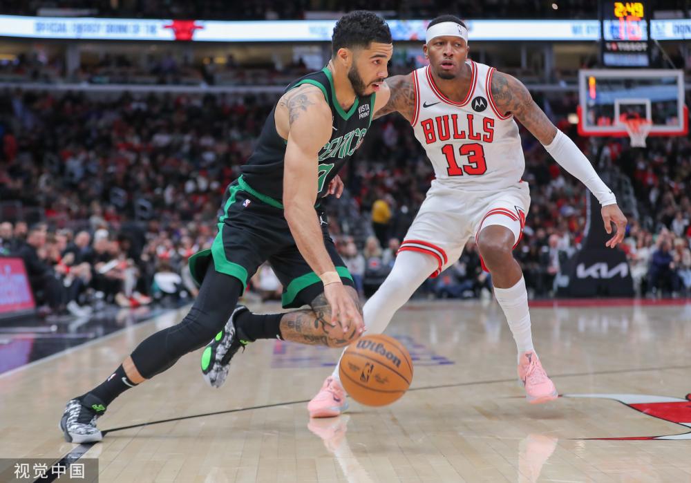 在足球场上 在足球场上