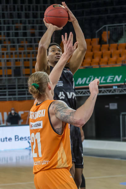 情绪左右 情绪左右